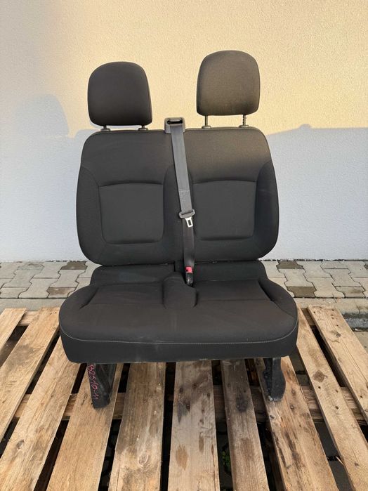Fotel Pasażera Kanapa Renault Trafic B2510-11