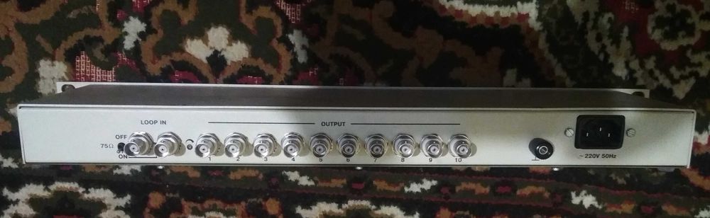 Усилитель-распределитель  видеосигнала.