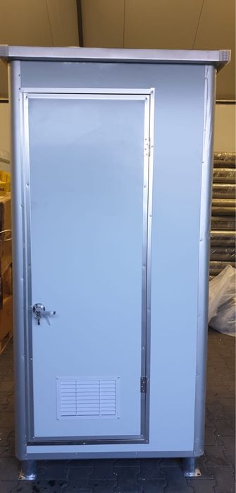 Toaleta z przylaczem ocieplona