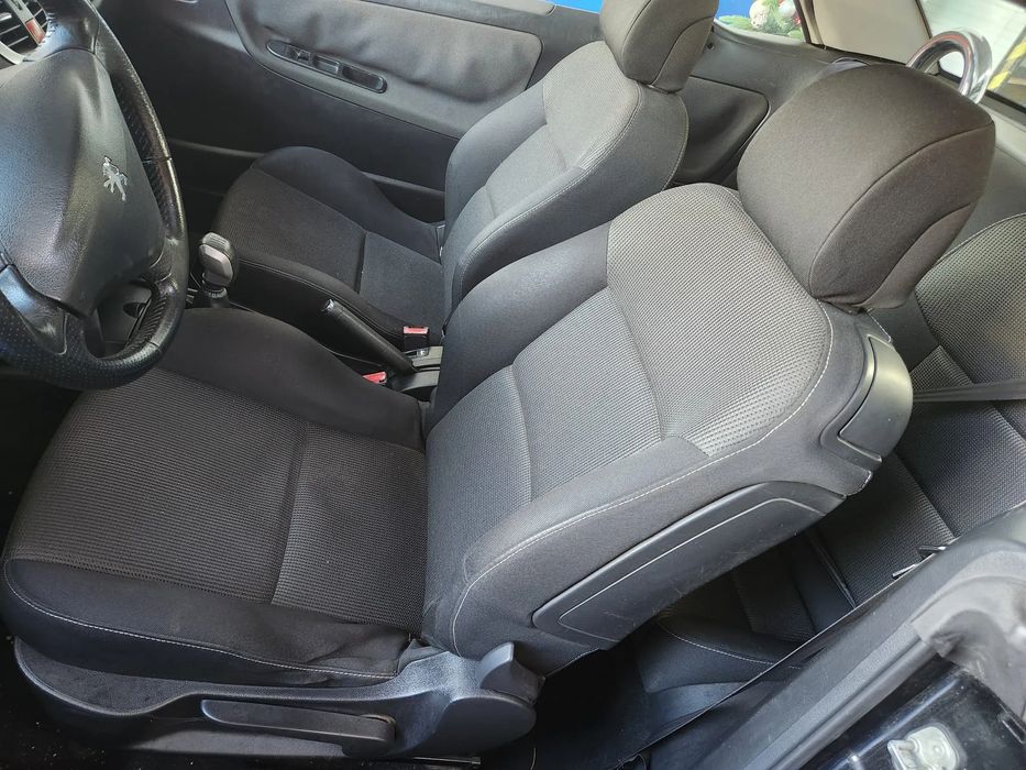 Peugeot 207 CC 1.6 Gasolina de 2007 ás peças.