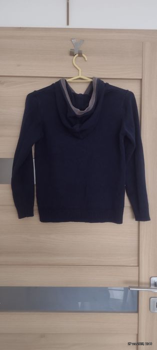 Sweterek granatowy