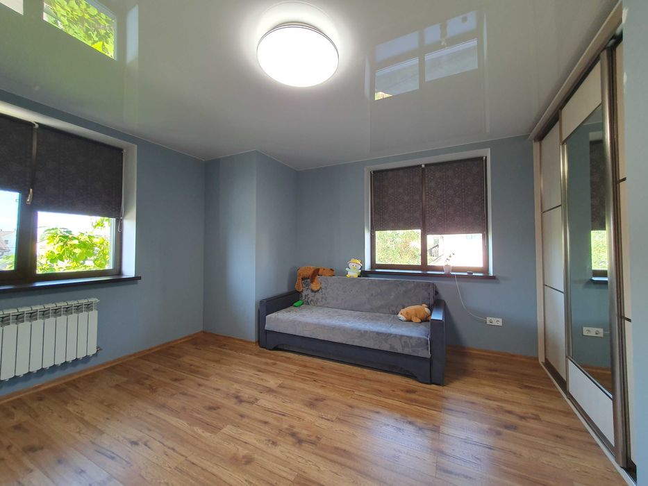 Продаж будинку з якісним ремонтом в центрі Бучі. Оформлення 2%