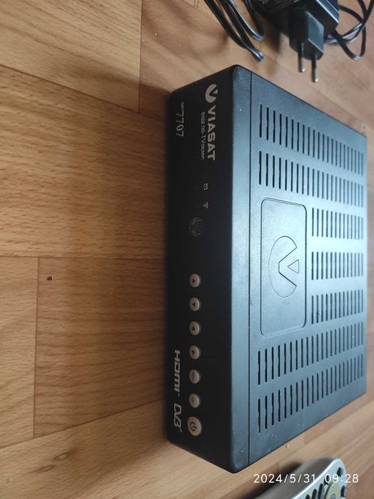 Спутниковые тюнеры : Viasat srt 7707 и  Manhattan plaza st100 + wi-fi