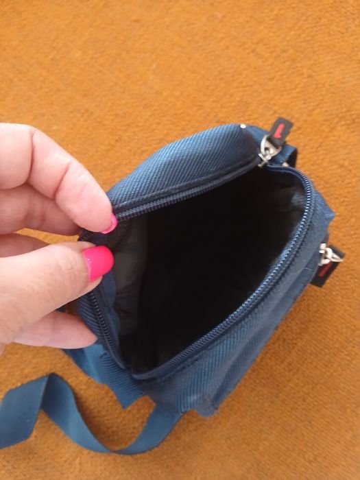 Bolsa tiracolo homem pequena