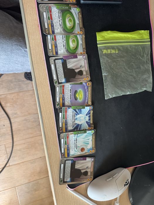 Cartas beyblade battle card collection em excelente estado