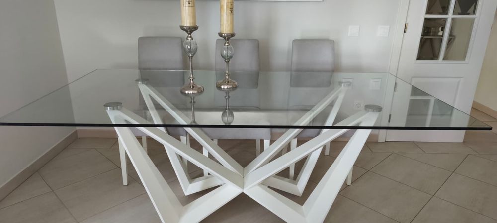 Conjunto mesa e cadeiras sala de jantar