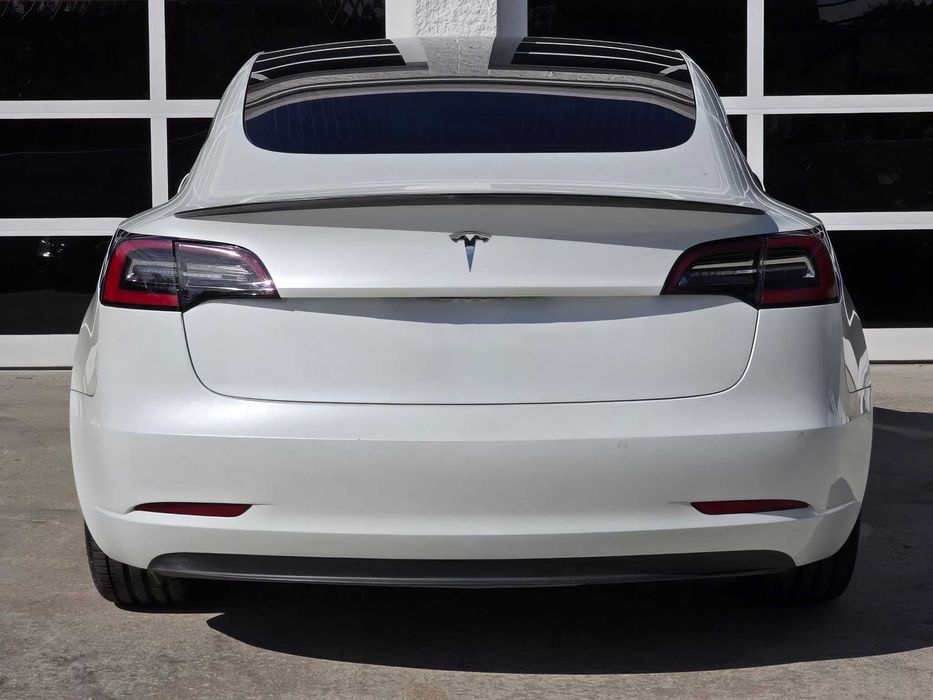 Tesla Model 3 Long Range      2019