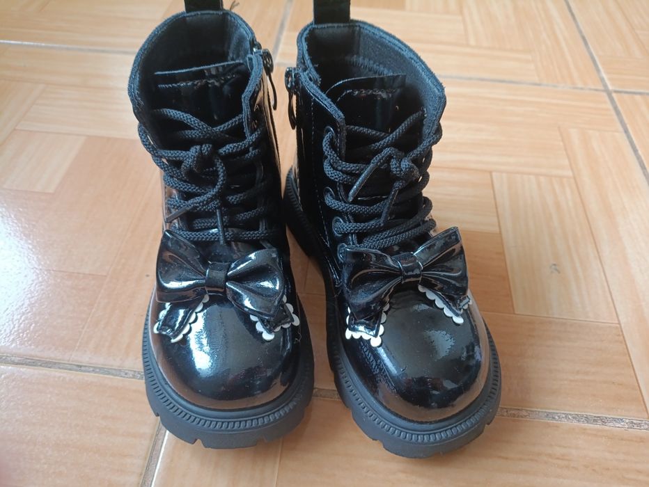 Осінні черевички 28 розміру.