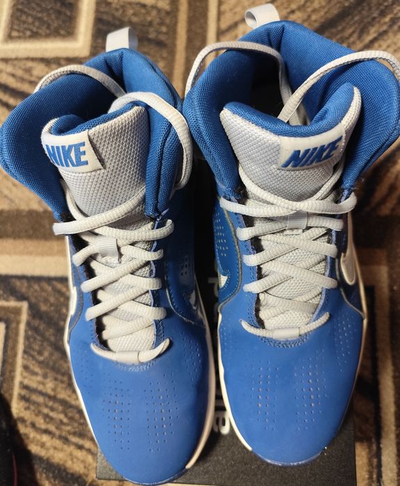 Продам кросівки Nike (40 (25 ).