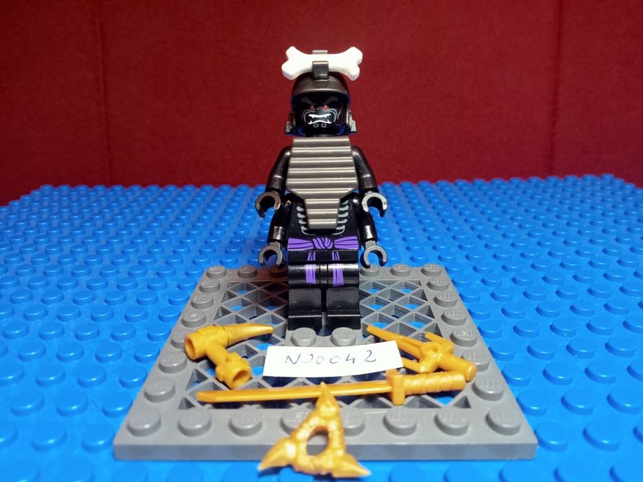 NJO042 Lord Garmadon Lego Ninjago stan BDB + złote bronie
