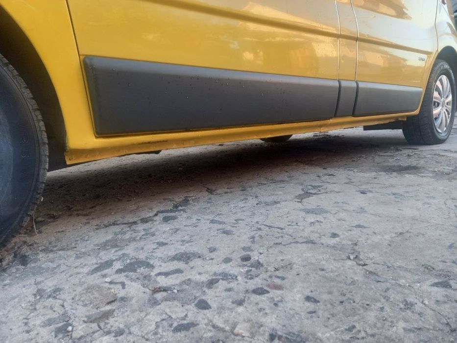 Продам Opel Vivaro 2004року