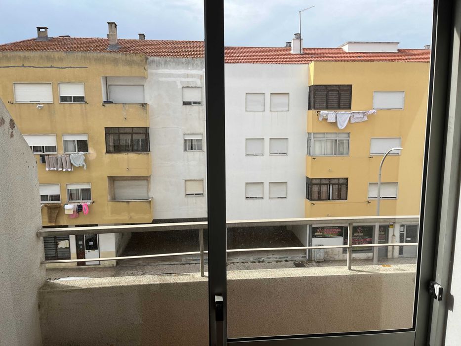 Quarto agradável e luminoso com todas as comodidades