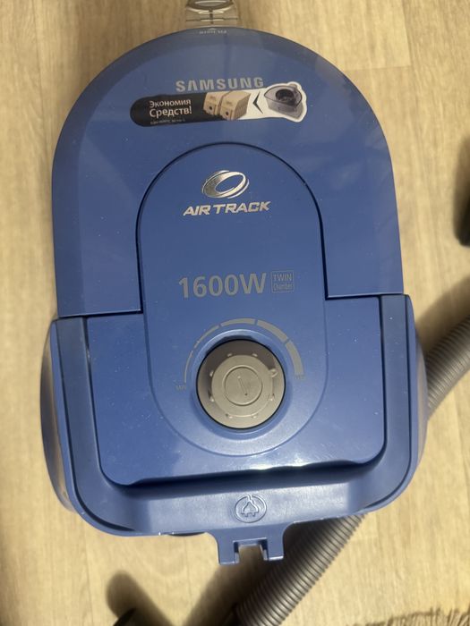 Пилосос Samsung Air Track 1600 W