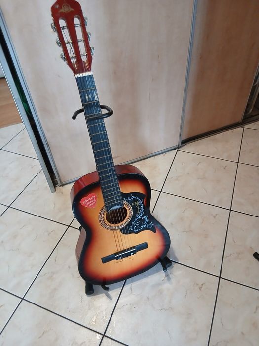 Gitara  z pokrowcem  odbiór osobisty