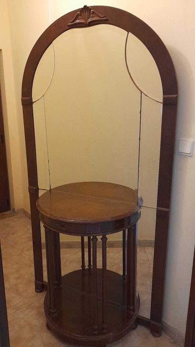 Móvel de entrada com espelho