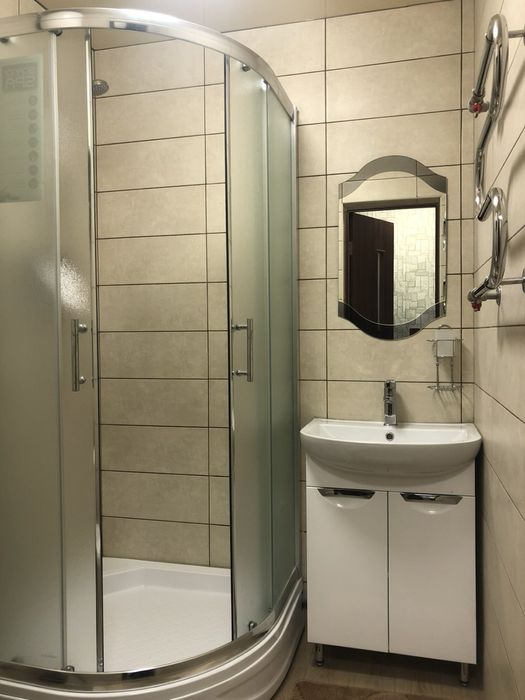 2км кв. Центр. Авто. Жд вокзали . 1200 за добу.