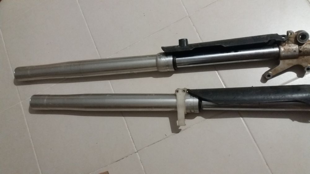 Suspenção invertida Yamaha YZ250