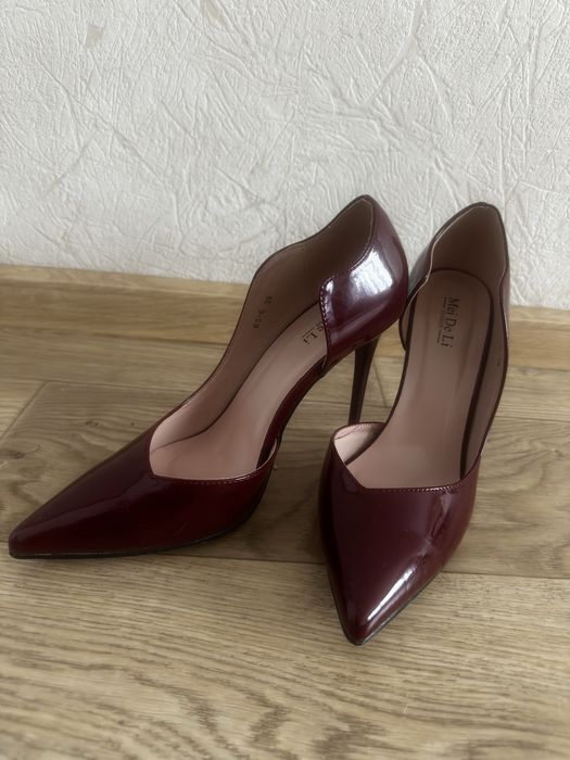 Туфлі лакові в ідеальному стані