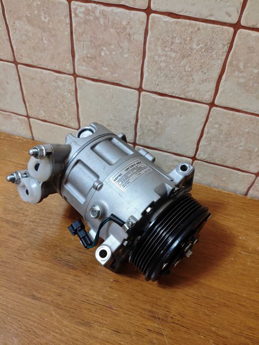 Kompresor Sprężarka Klimatyzacji NRF 32816 Volvo Ford Mazda 1.6
