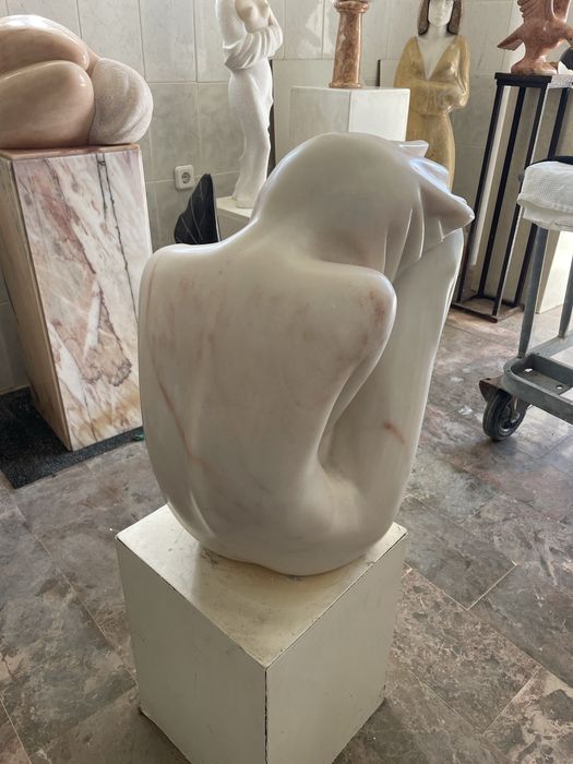 Escultura em mármore Estremoz