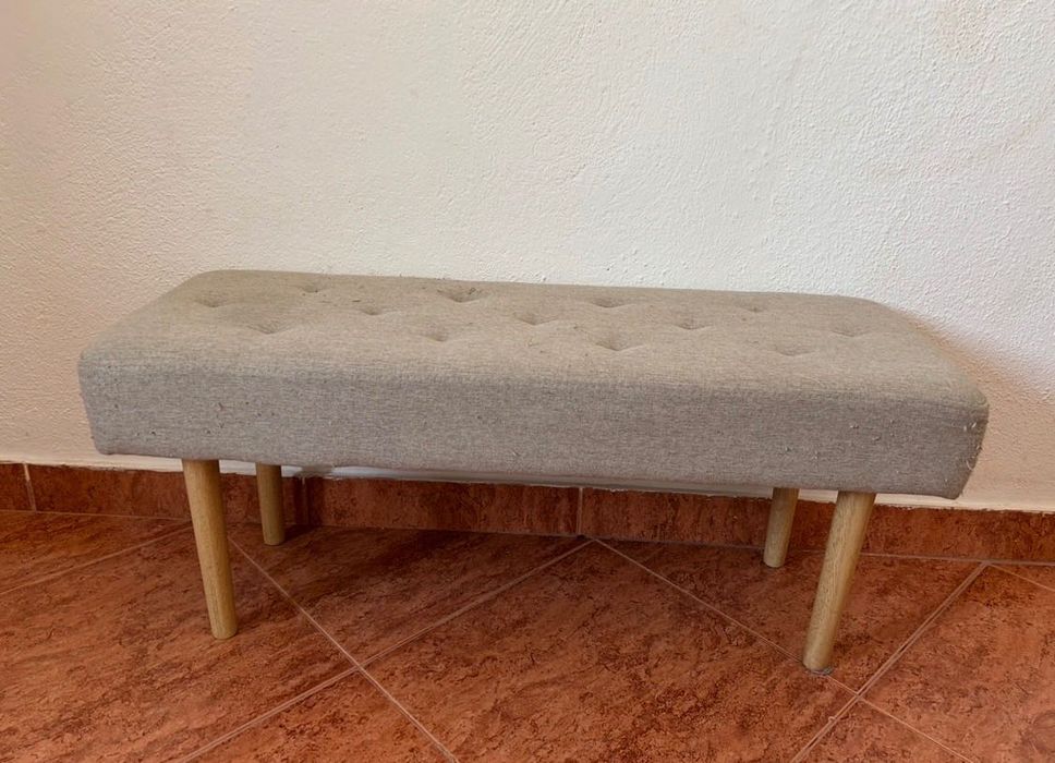 Conjunto quadro/tela decorative em relevo e banco/banqueta pousa pousa pés