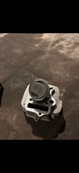 Cylinder i tryb skrzyni  yx 140