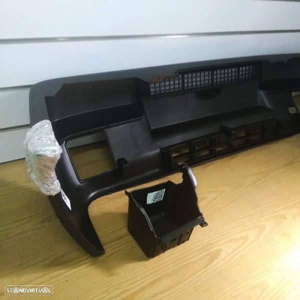 Para-choques Fiat Uno modelo: 1989 até 1994 novo