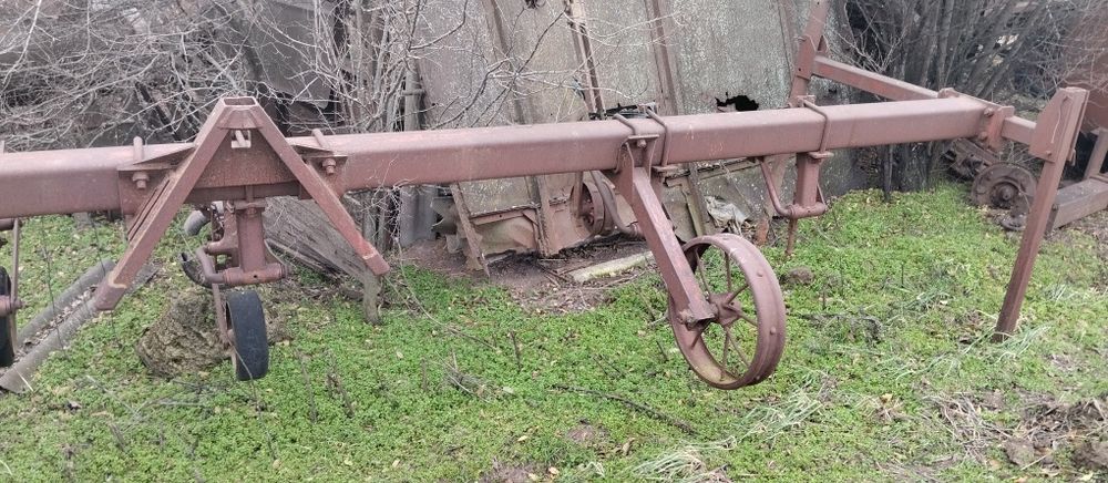 Продам культиватор междурядный 
(междурядный) КРН-5,6