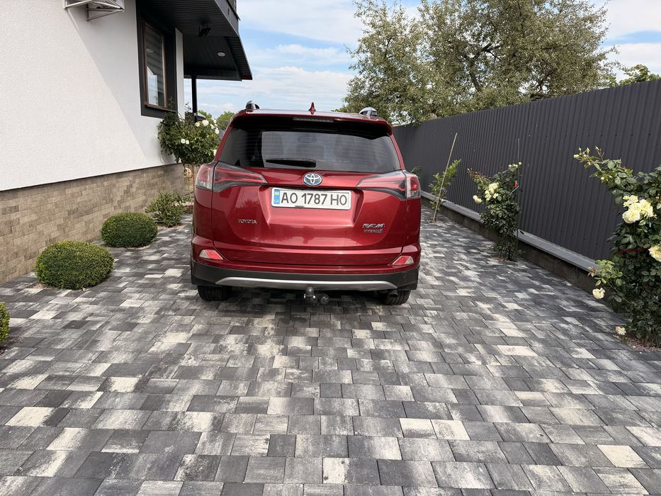 Продам Toyota rav4 2018 року гібрид 2.5 бензин