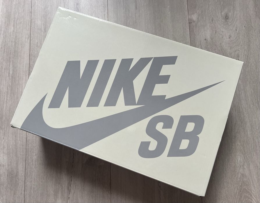 Nike SB Dunk Low Wizard of Oz Poppy Field