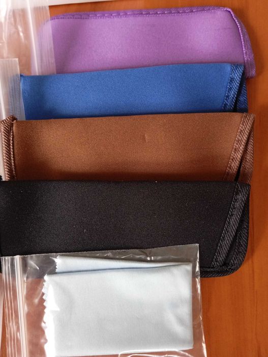 Zestaw okularów 2,5 4 sztuki, różne kolory..