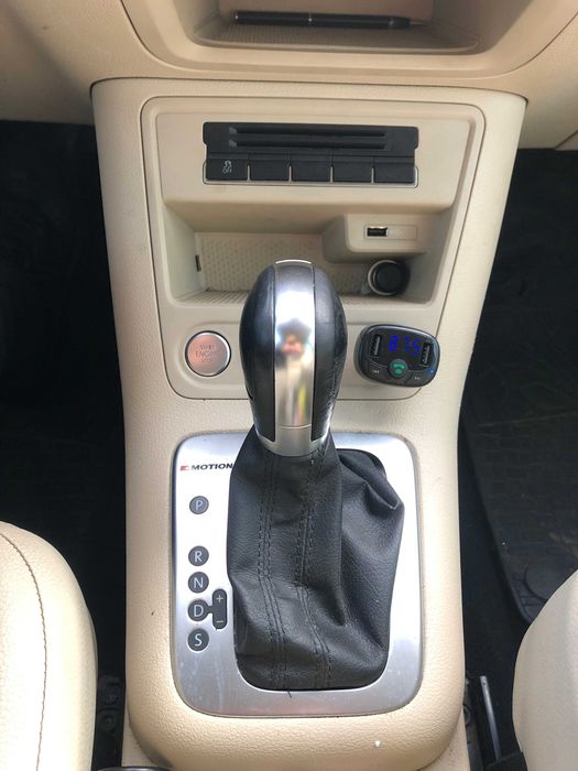 VOLKSWAGEN TIGUAN 2015 VIN WVGBV7AXXGW541218 фото оголошення 9 з 20