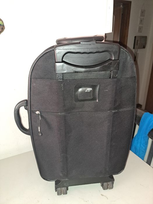 Vendo mala preta da clipper club em bom estado medidas 24×59×43