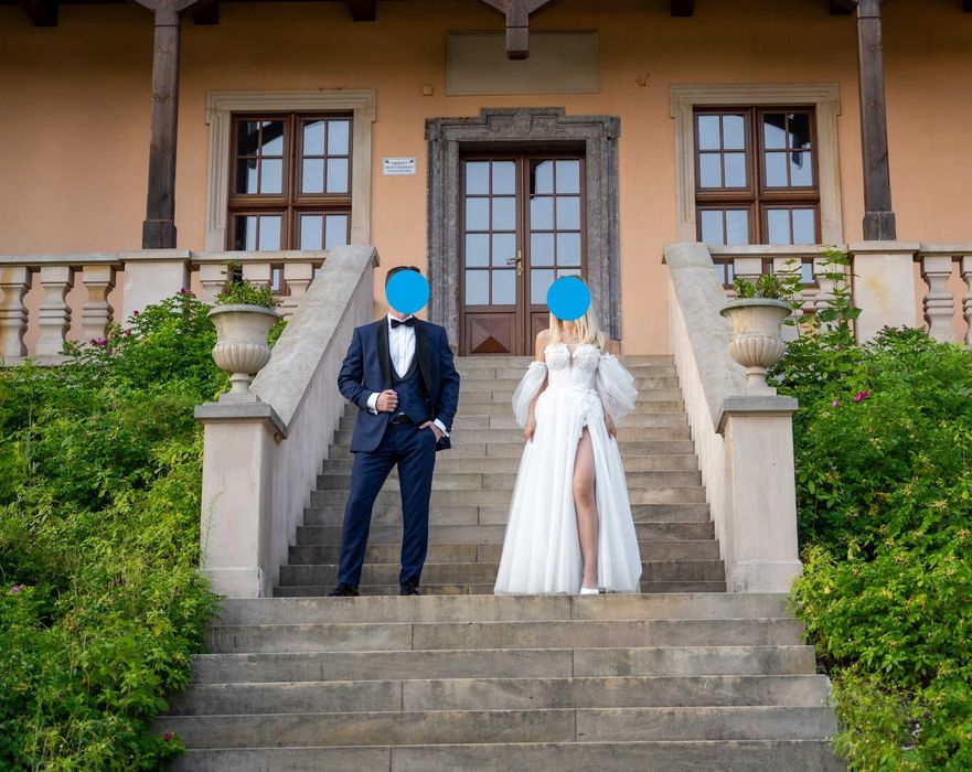 Elegancka suknia ślubna KSIĘŻNICZKA z rozcięciem
