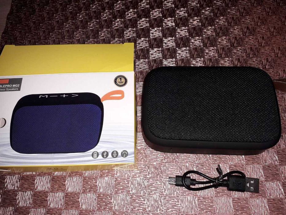 Штатив-тринога для телефону, Bluetooth колонка