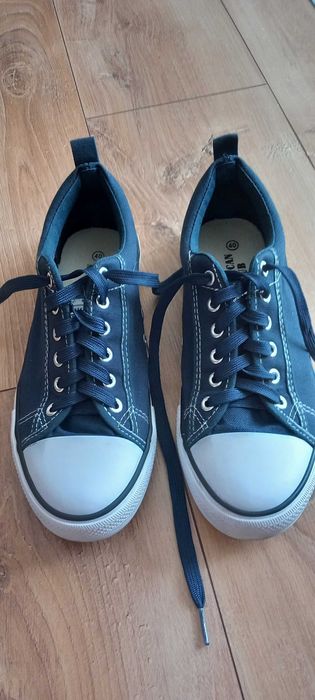 Trampki/buty szkolne 40