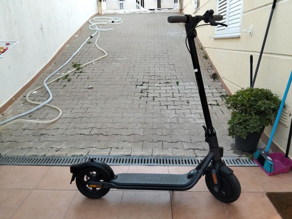 Trotinete Ninebot KickScooter F2