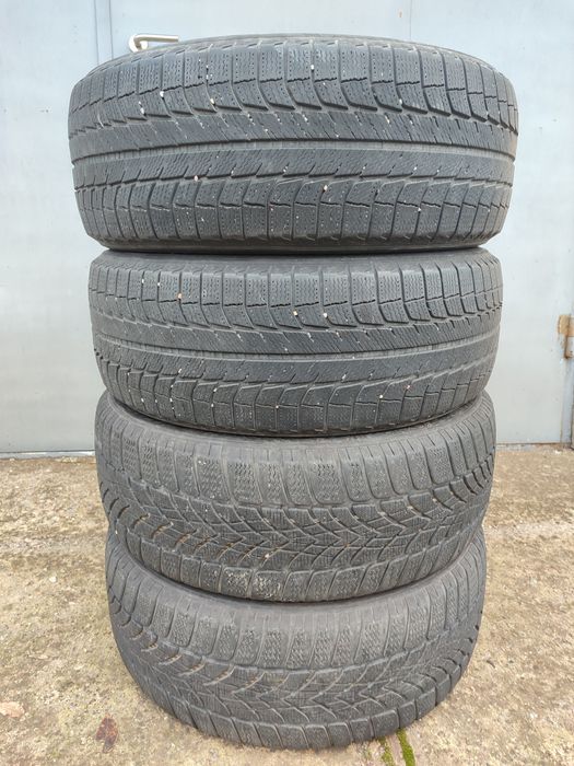 Продам резину 235/55/R19