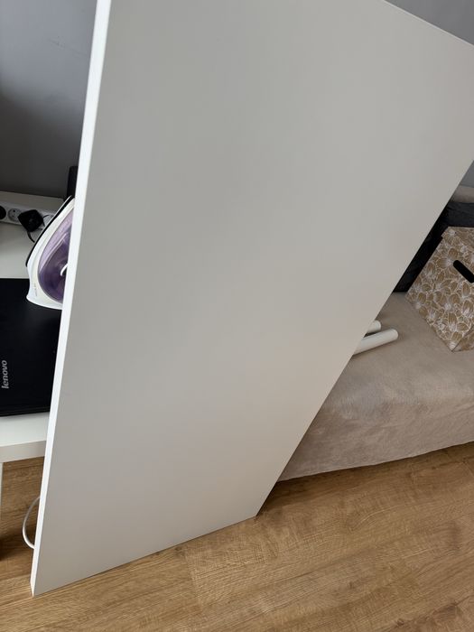 Biurko  ikea z odkrecanymi nozkami