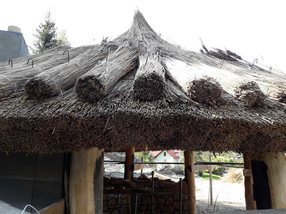 Renowacja dachów z trzciny. 20 lat doświadczenia. Cała Polska.