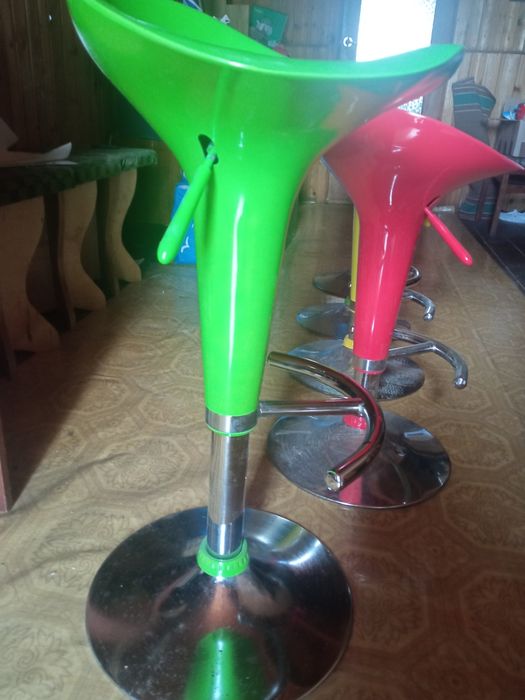 Продам барні стільці