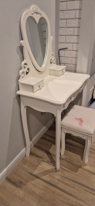 Toaletka dla dziewczynki