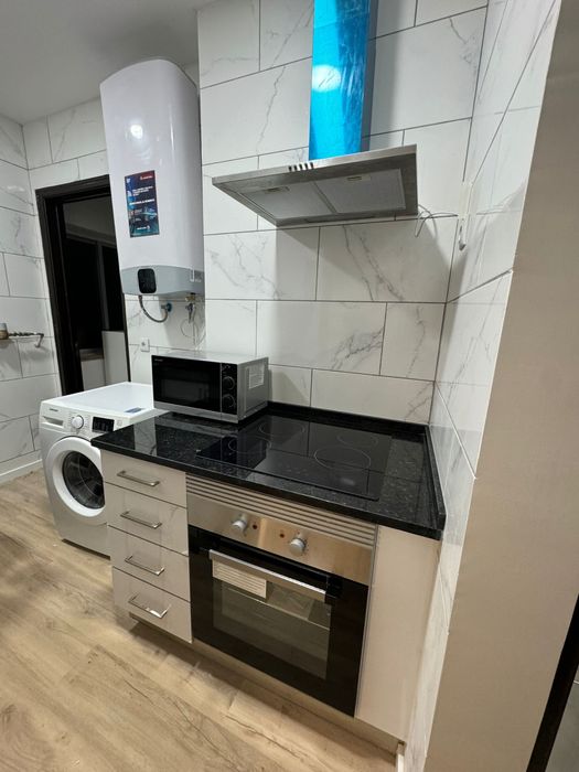 Arrenda se Quarto queluz com varanda despesas incluidas