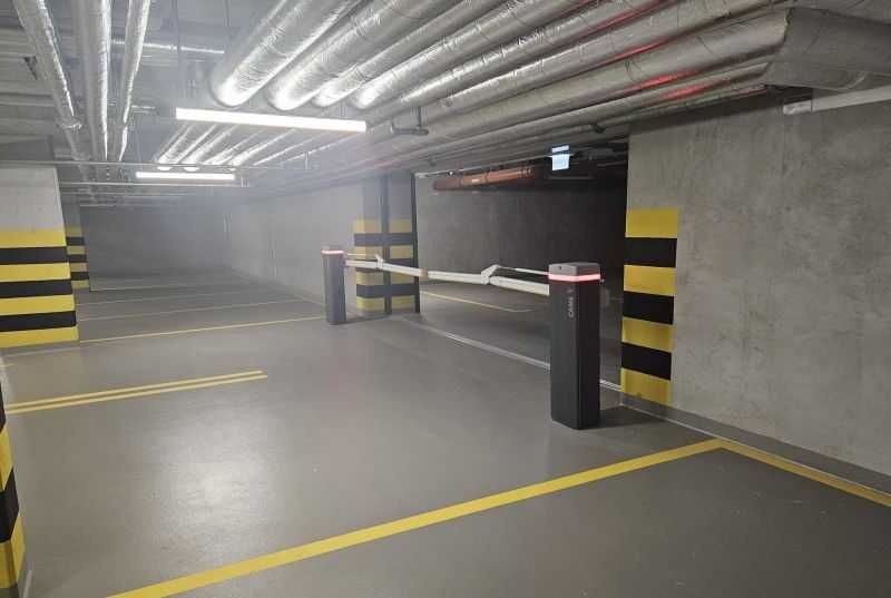 Sprzedam 3 miejsca postojowe we Wrocławiu, Braniborska 44