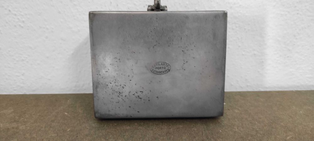 Guarda-Joias em estanho.