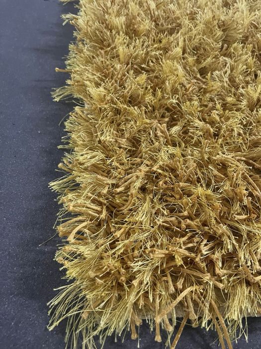 Tapete amarelo para quarto