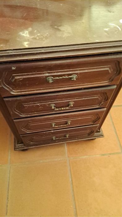 Mesinhas de cabeceira várias