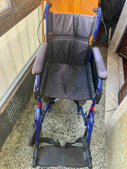 Cadeira de Rodas Trânsito Invacare Alu Lite (Alumínio / Dobrável)