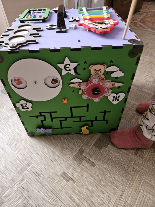 Бізікуб дитячий 30*30*30 розвиваючий бізіборд для дітей куб іграшка