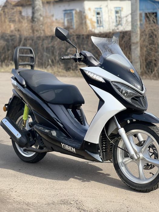 Продам скутер YIBEN YB150T-11